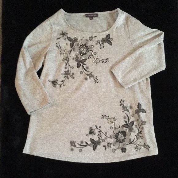 2 Grey maternity shirts - Picture 2 of 3